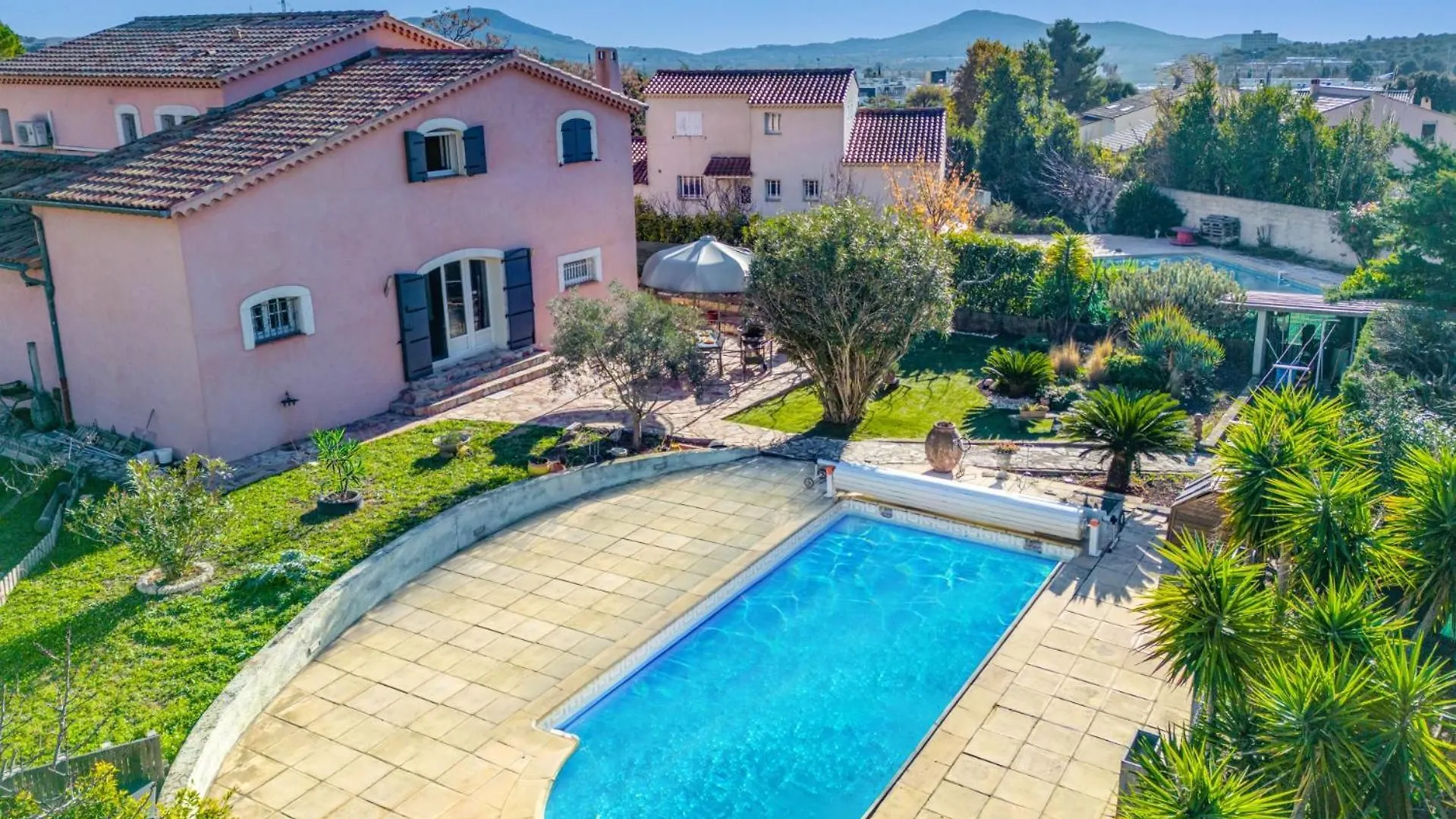 Villa Les Capucines By Villa Plus La Garde  France